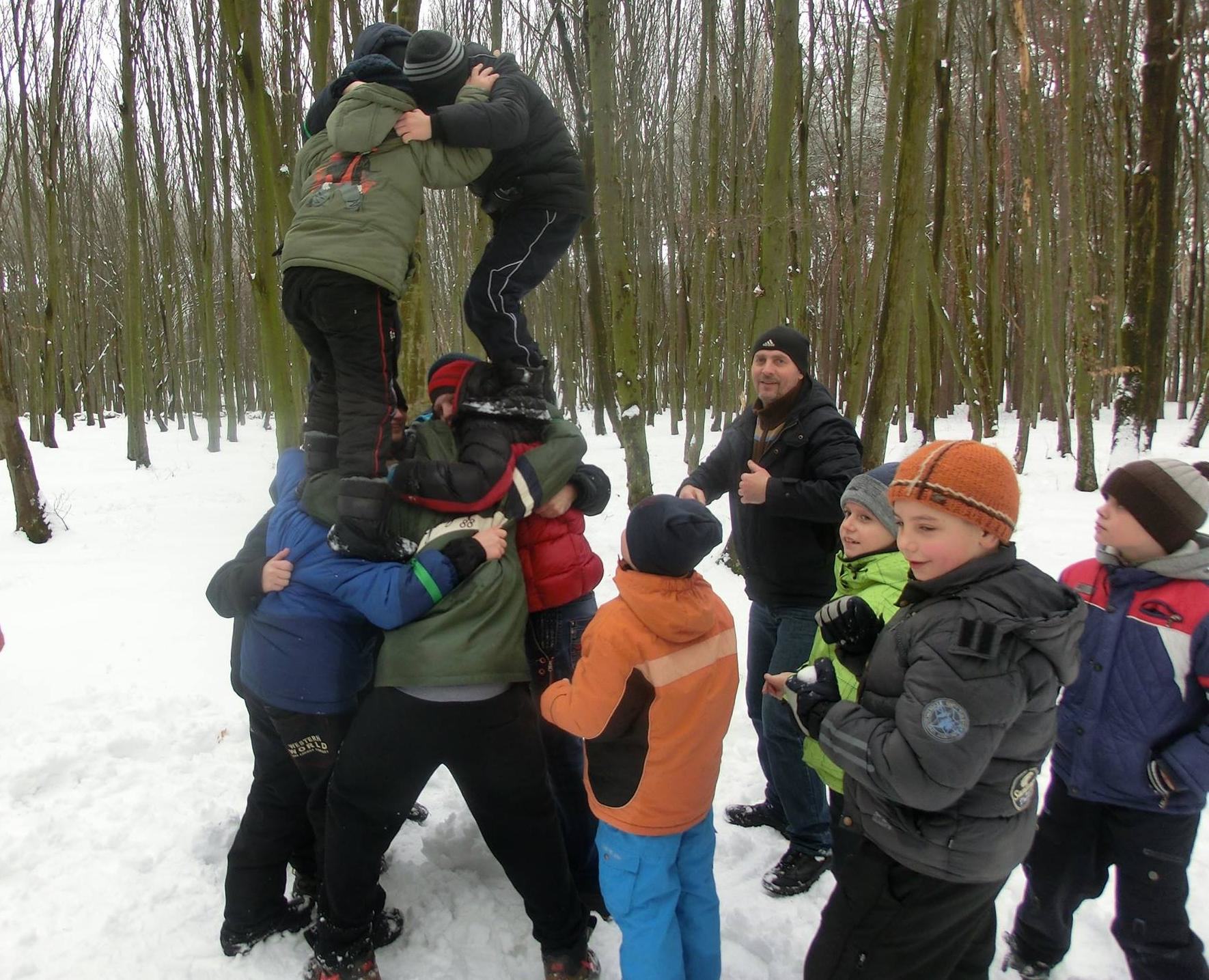 *** Хмельницькі гопаківці - похід до зимового лісу з батьками та тренерами - День Соборності України 22 січня 2017 року ***