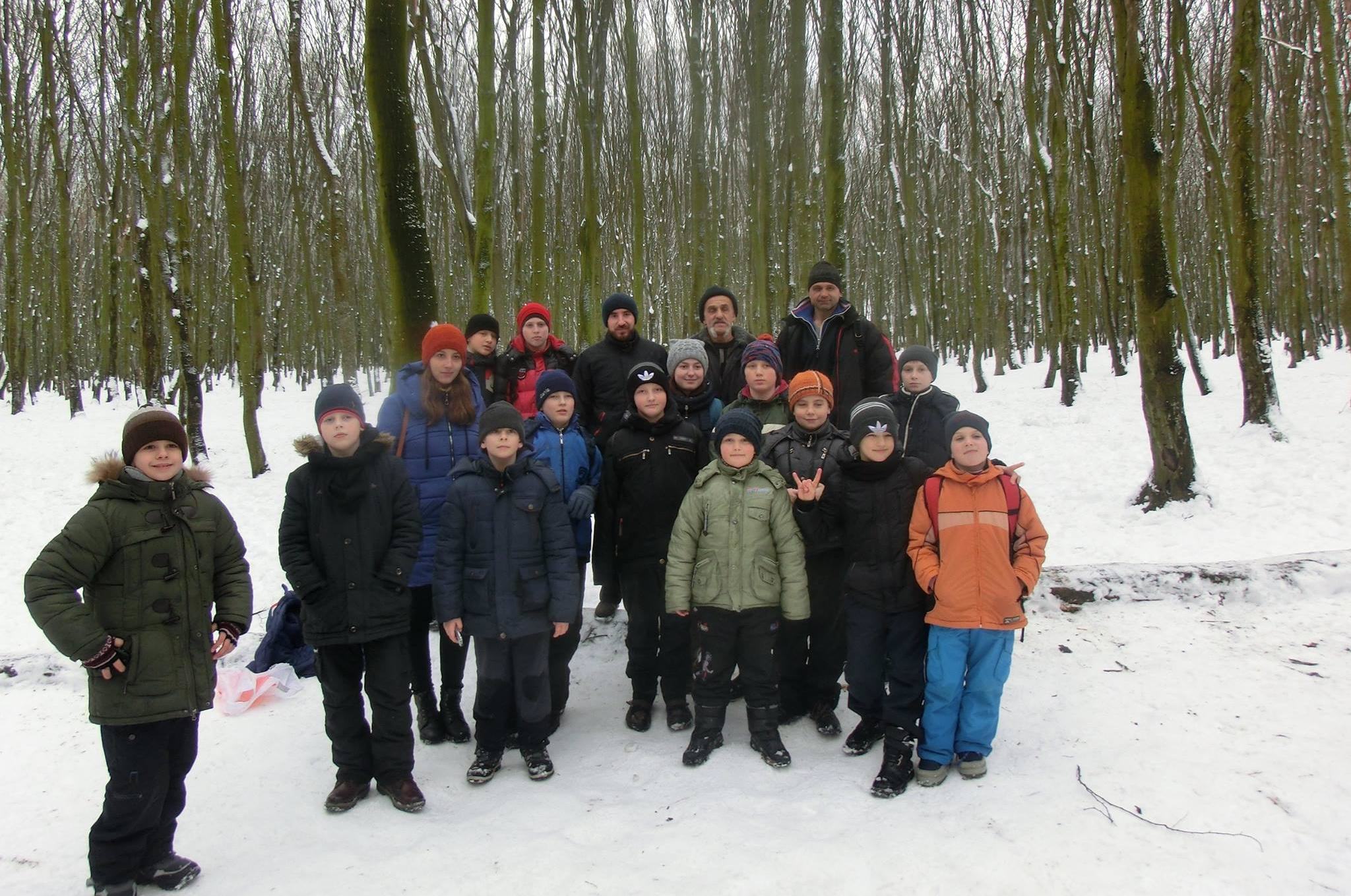 *** Хмельницькі гопаківці - похід до зимового лісу з батьками та тренерами - День Соборності України 22 січня 2017 року ***